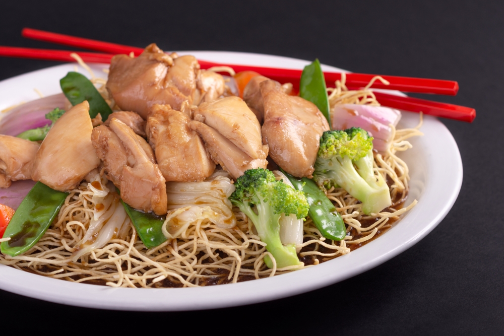 TALLARIN CON POLLO FILETE